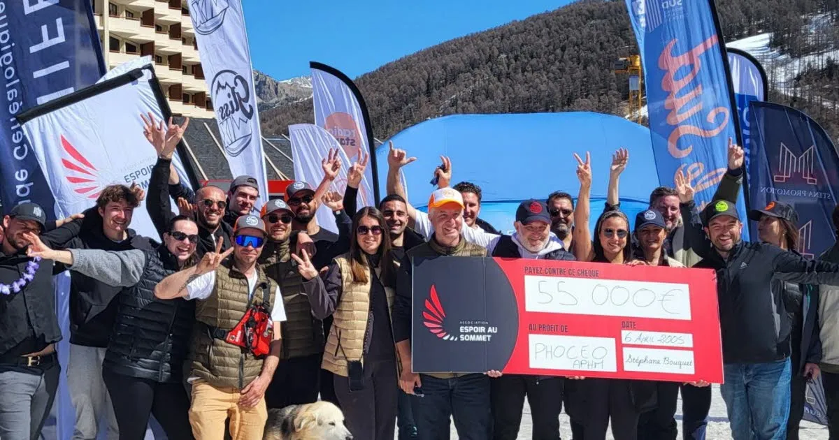 Les interprètes du spectacle « 99 soignant.e.s » sur la scène de La Criée.